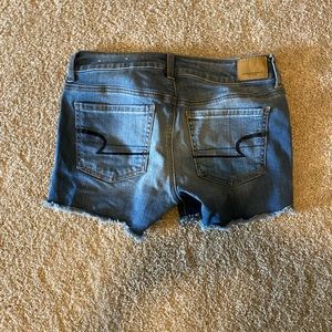 Size 4 American eagle shorts never worn tag attached
